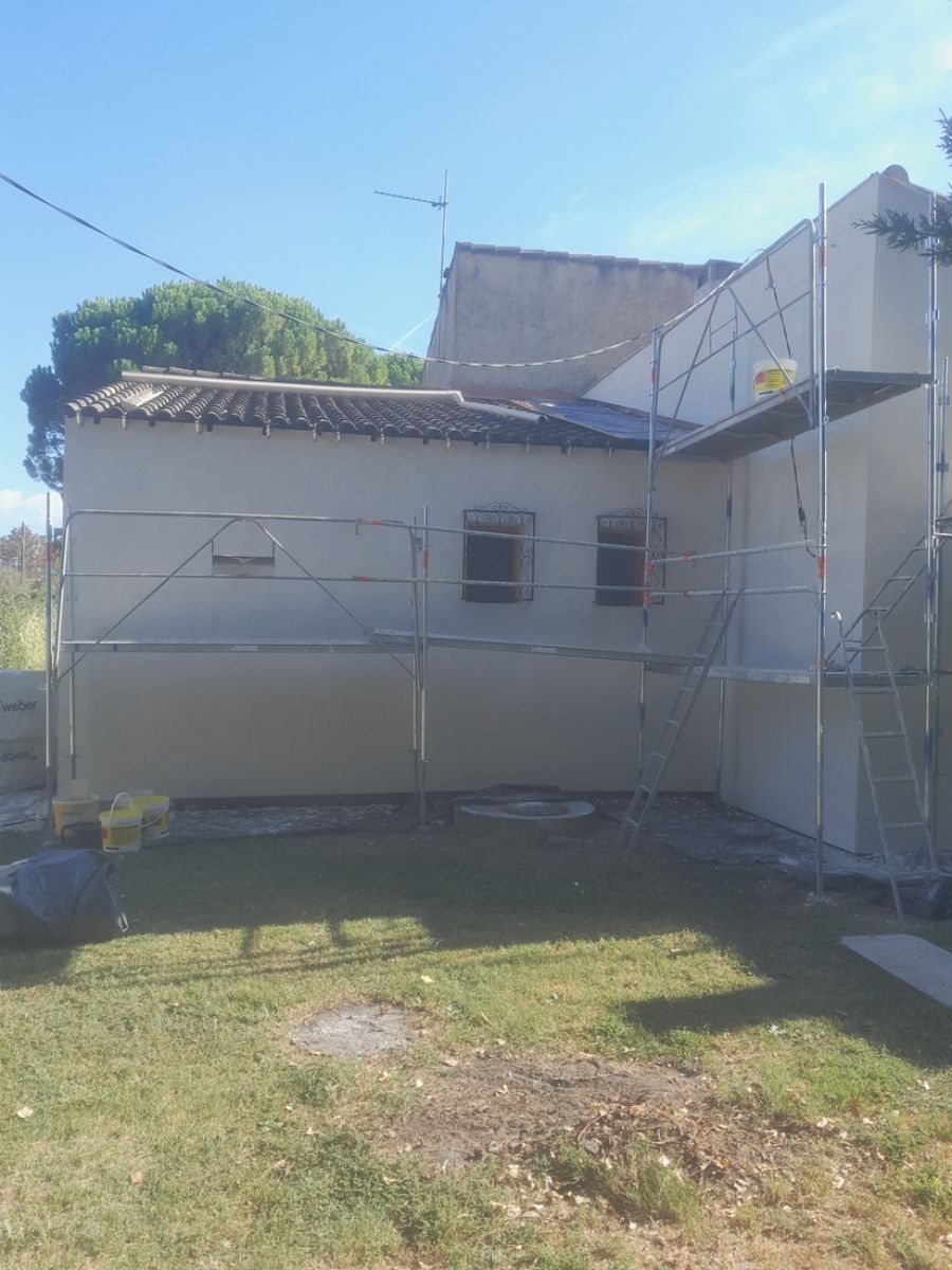Isolation thermique par l'extérieur terminée sur maison en Vaucluse